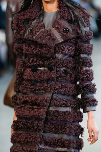 Look 27